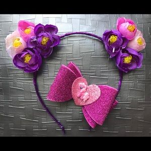 Purple floral headband.